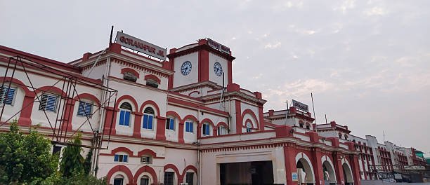 Delhi to Gorakhpur Taxi