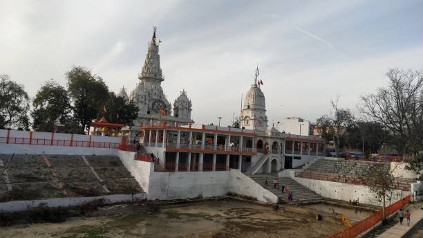 Delhi to Haldwani Taxi