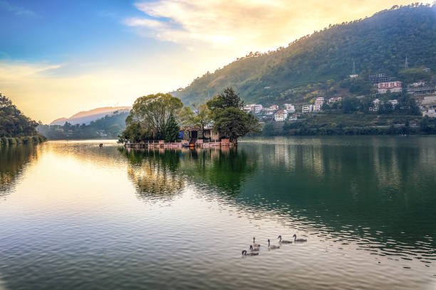 Delhi to Nainital Taxi